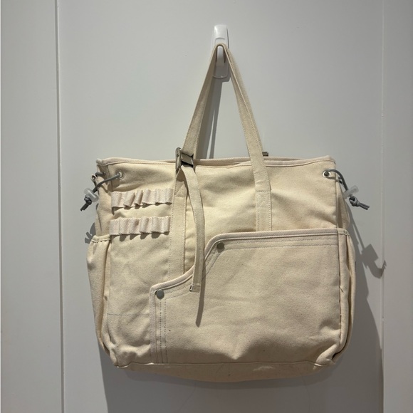 Unsettle Duality Utility Tote - Picture 3 of 6